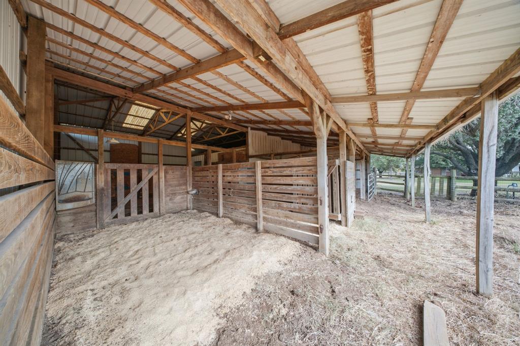 11454 Foutch Road Pilot Point, TX 76258 - Photo 28 of 39 Gallery Image 28