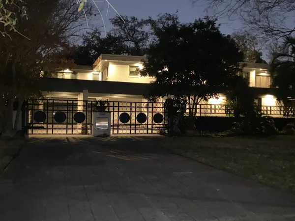 $1,875,000 | 2500 Glen Haven Boulevard, Houston, TX 77030