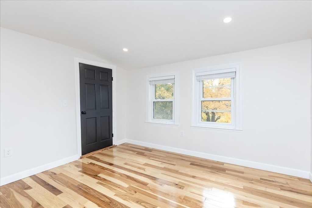 39 Trask Street, Unit 2 Beverly, MA 01915 - Photo 6 of 13