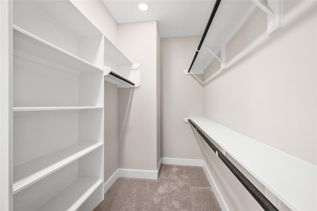 105 West Whitney Street, Unit B Houston, TX 77018 - Photo 5 of 11 a view of an empty walk in closet