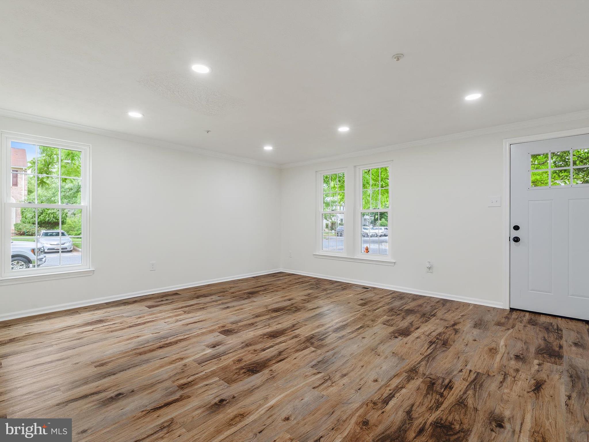 4226 Red Haven Road Baltimore, MD 21208 - Photo 10 of 32 an empty room with windows