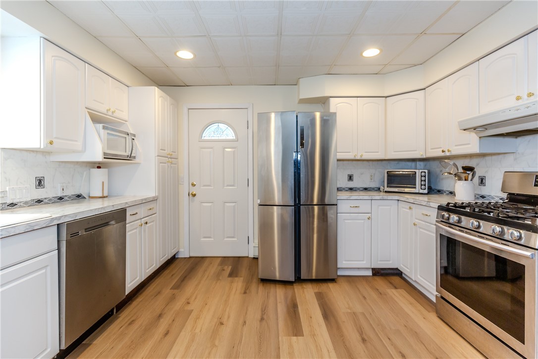 10 Mott Street Johnston, RI 02919 - Photo 13 of 48