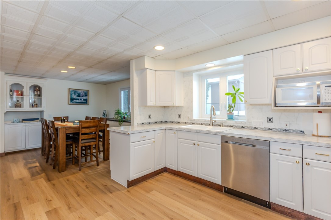 10 Mott Street Johnston, RI 02919 - Photo 15 of 48