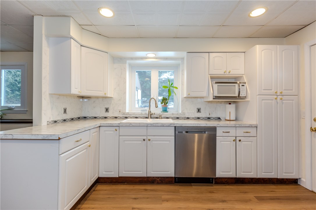 10 Mott Street Johnston, RI 02919 - Photo 16 of 48