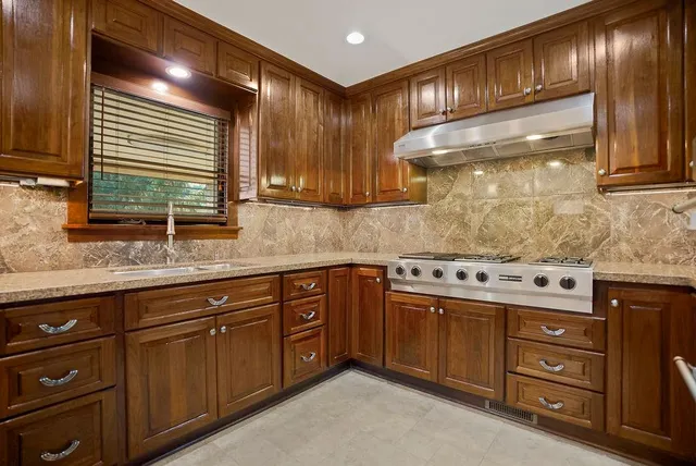 $1,650,000 | 5209 West 83rd Terrace, Prairie Village, KS 66207