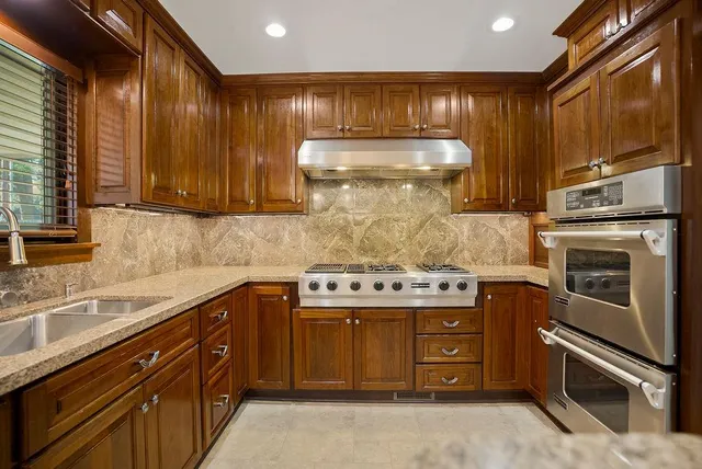 $1,650,000 | 5209 West 83rd Terrace, Prairie Village, KS 66207