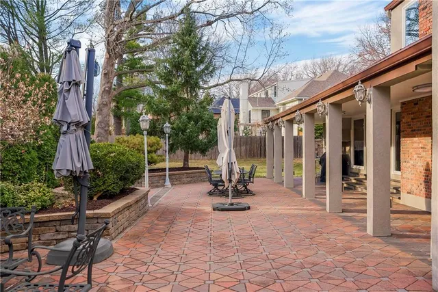 $1,650,000 | 5209 West 83rd Terrace, Prairie Village, KS 66207