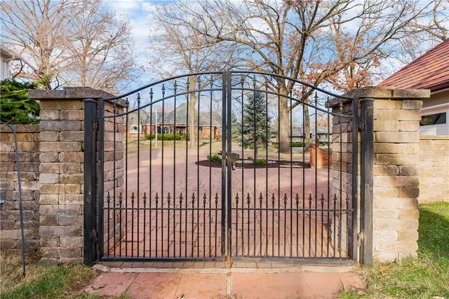 $1,650,000 | 5209 West 83rd Terrace, Prairie Village, KS 66207