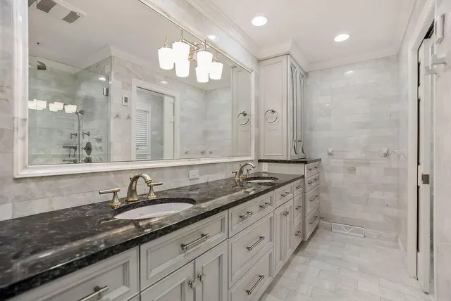 $1,650,000 | 5209 West 83rd Terrace, Prairie Village, KS 66207