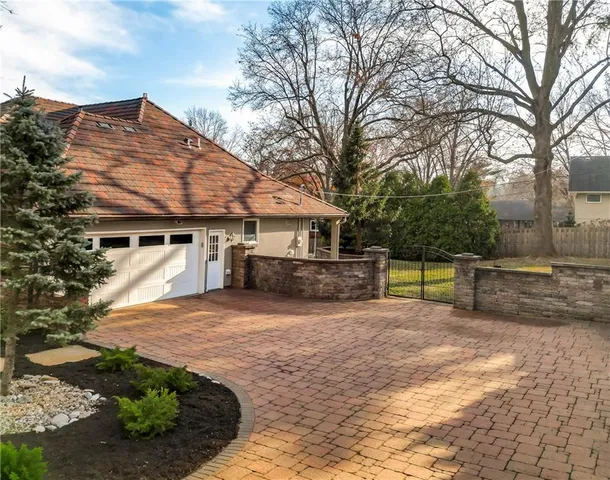 $1,650,000 | 5209 West 83rd Terrace, Prairie Village, KS 66207