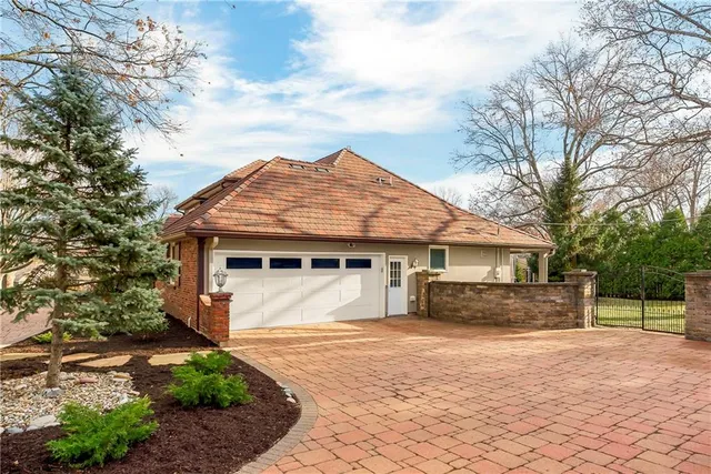 $1,650,000 | 5209 West 83rd Terrace, Prairie Village, KS 66207