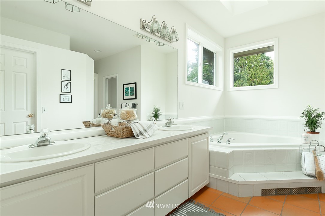 718 Rice Drive Mukilteo, WA 98275 - Photo 11 of 24 Gallery Image 11