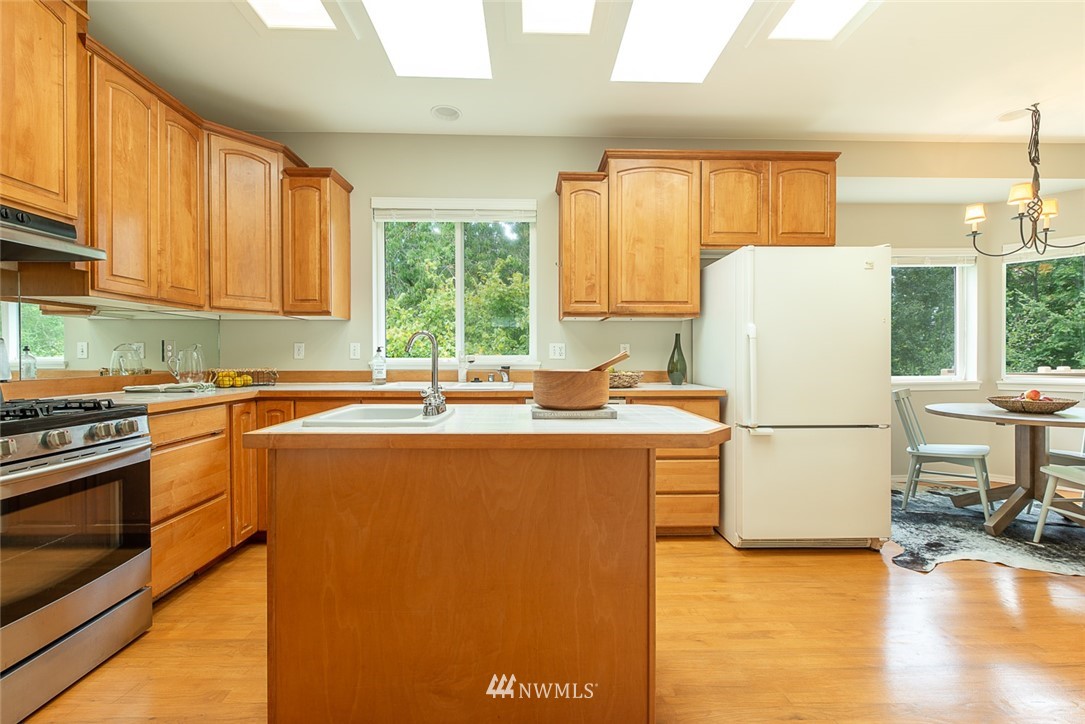 718 Rice Drive Mukilteo, WA 98275 - Photo 7 of 24 Gallery Image 7