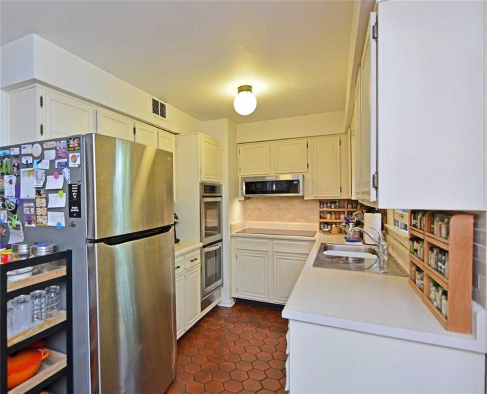 226 Sunridge Road Pittsburgh, PA 15238 - Photo 11 of 24 Gallery Image 11