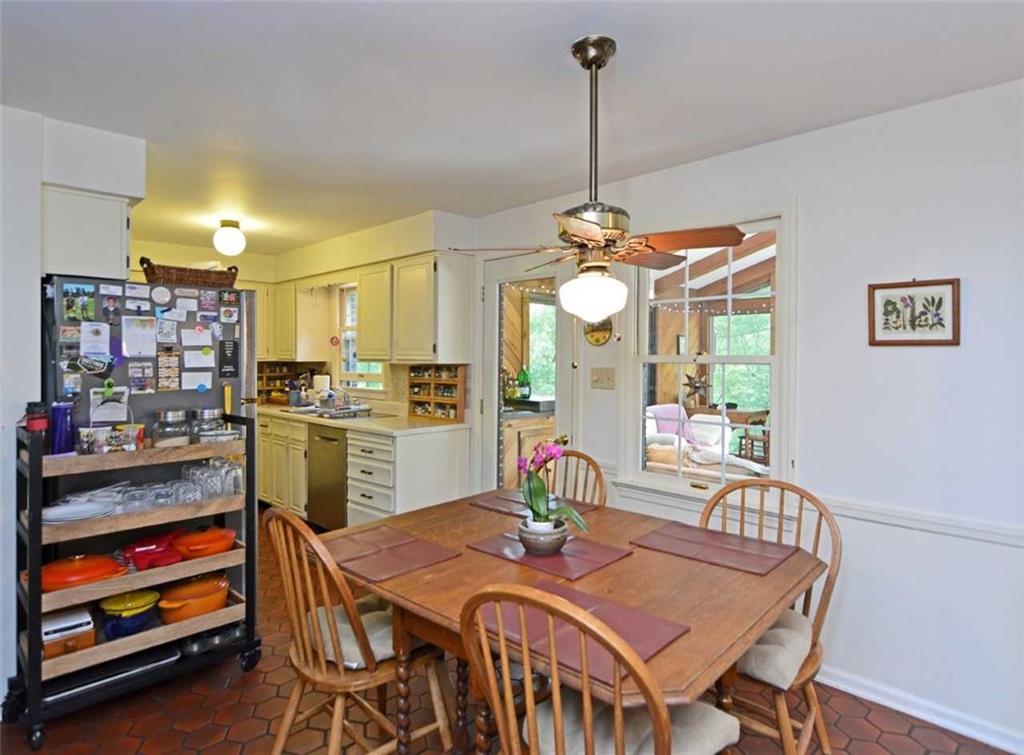 226 Sunridge Road Pittsburgh, PA 15238 - Photo 12 of 24 Gallery Image 12