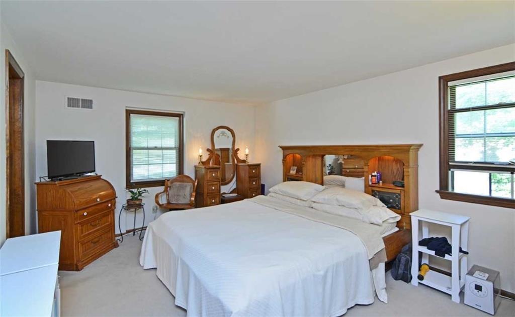 226 Sunridge Road Pittsburgh, PA 15238 - Photo 15 of 24 Gallery Image 15
