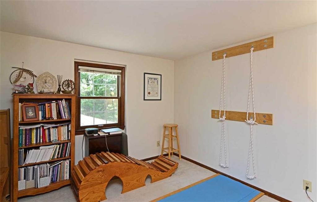 226 Sunridge Road Pittsburgh, PA 15238 - Photo 18 of 24 Gallery Image 18