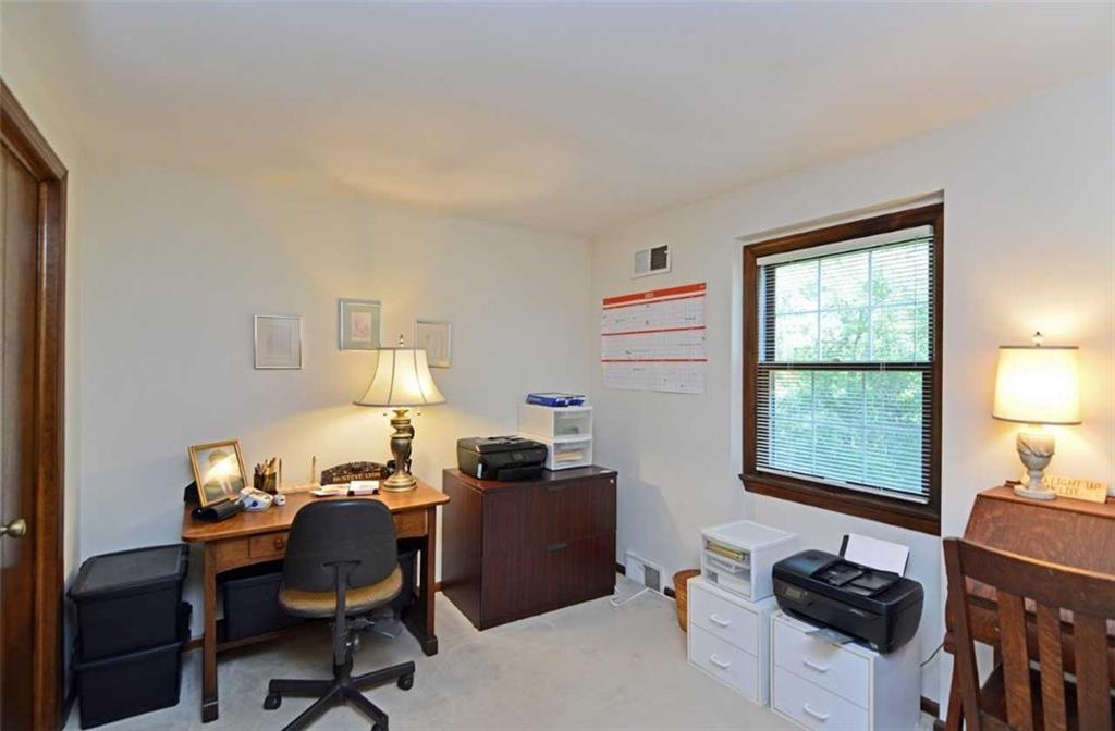 226 Sunridge Road Pittsburgh, PA 15238 - Photo 19 of 24 Gallery Image 19