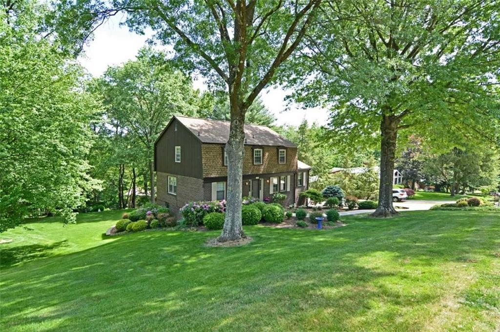 226 Sunridge Road Pittsburgh, PA 15238 - Photo 2 of 24 Gallery Image 2