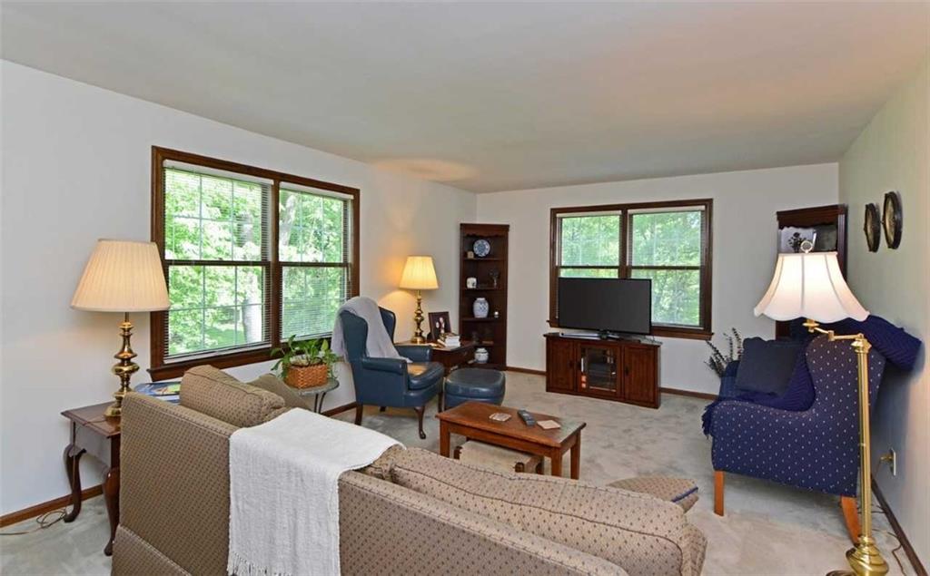 226 Sunridge Road Pittsburgh, PA 15238 - Photo 5 of 24 Gallery Image 5