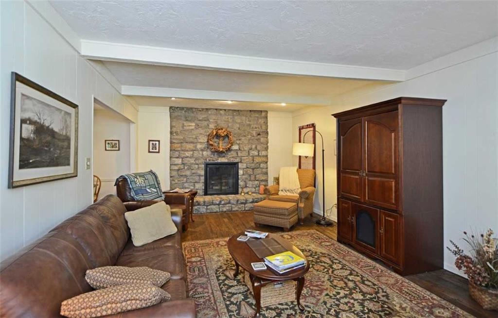 226 Sunridge Road Pittsburgh, PA 15238 - Photo 9 of 24 Gallery Image 9