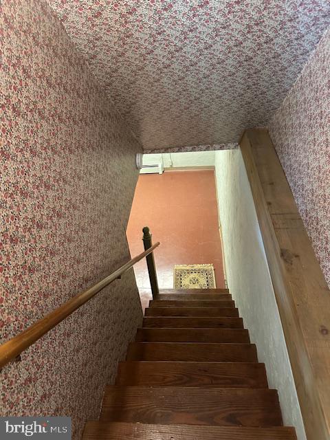 1974 Yingling Drive Spring Grove, PA 17362 - Photo 64 of 69 Charming staircase with vintage wallpaper.