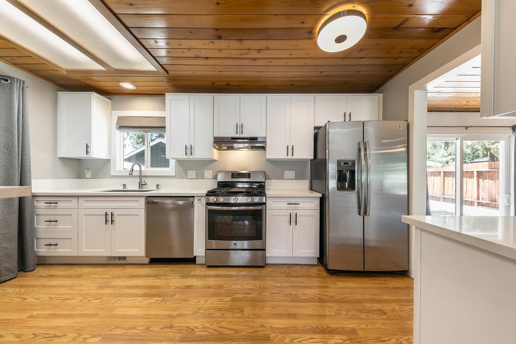 10227 Laburnham Circle Truckee, CA 96161 - Photo 9 of 28
