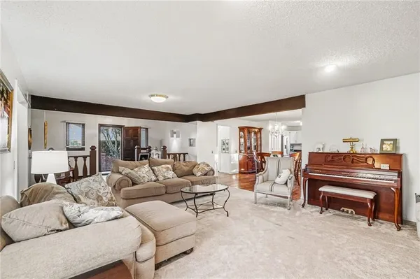 $425,000 | 1109 South Catalpa Street, Savannah, MO 64485