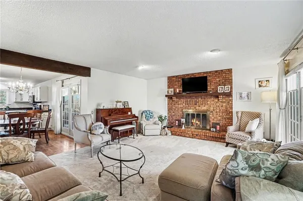 $425,000 | 1109 South Catalpa Street, Savannah, MO 64485