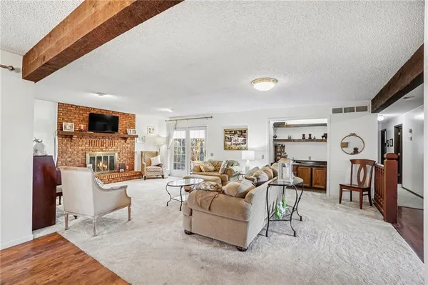 $425,000 | 1109 South Catalpa Street, Savannah, MO 64485