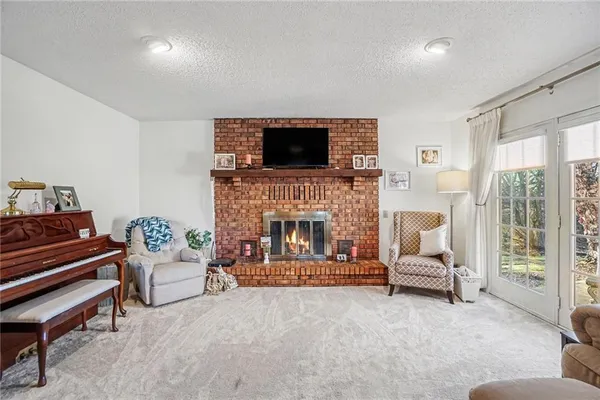 $425,000 | 1109 South Catalpa Street, Savannah, MO 64485