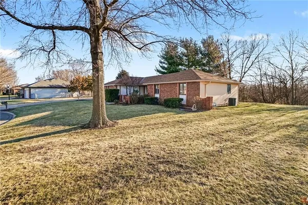 $415,000 | 1109 South Catalpa Street, Savannah, MO 64485