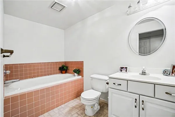 $425,000 | 1109 South Catalpa Street, Savannah, MO 64485