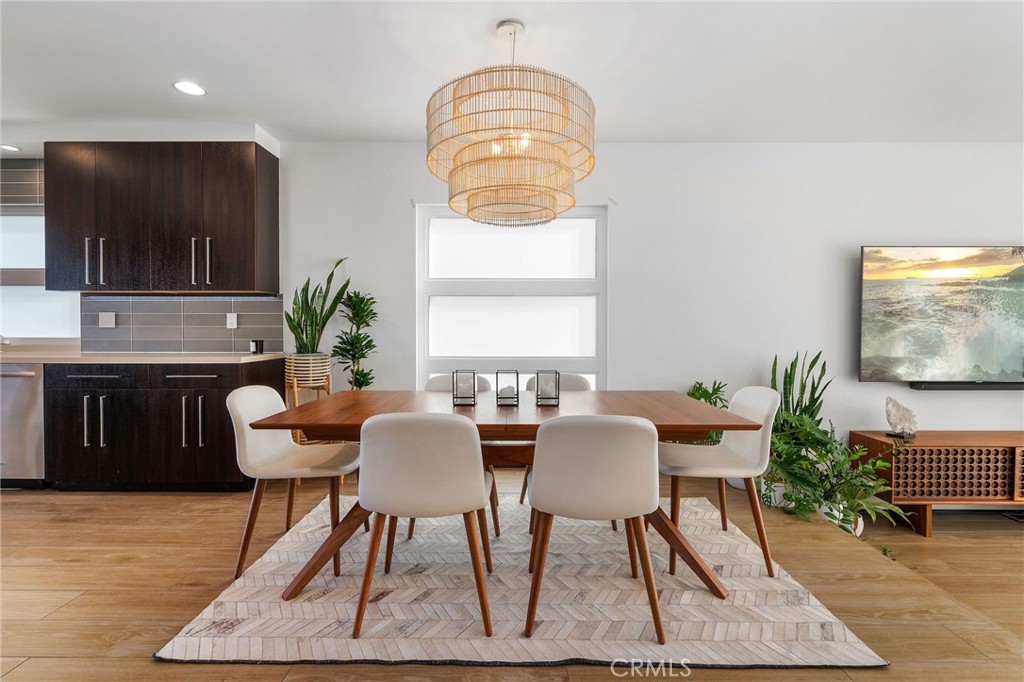 73 B Surfside Surfside, CA 90743 - Photo 13 of 40 dining with a view