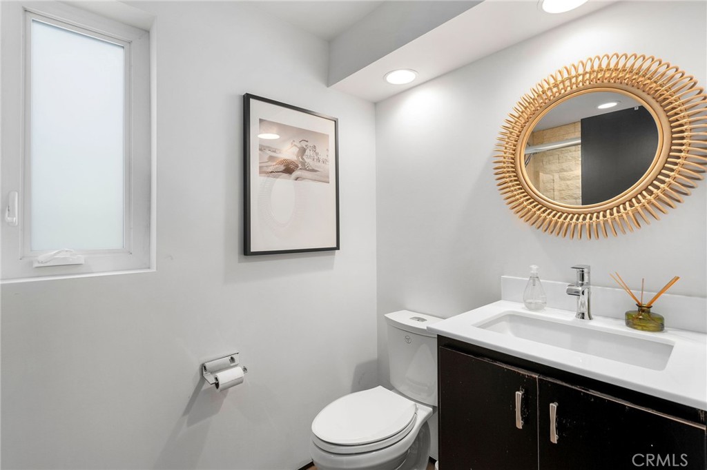73 B Surfside Surfside, CA 90743 - Photo 20 of 40 2nd floor bathroom with shower