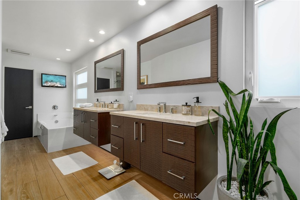 73 B Surfside Surfside, CA 90743 - Photo 24 of 40 large primary bath