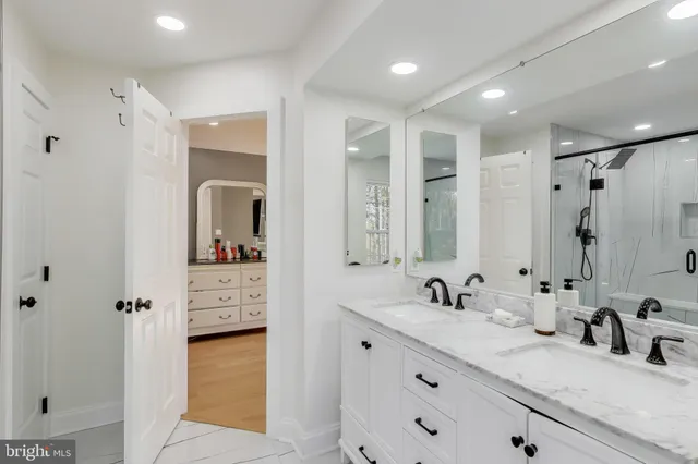 $1,050,000 | 16702 Gooseneck Terrace, Olney, MD 20832