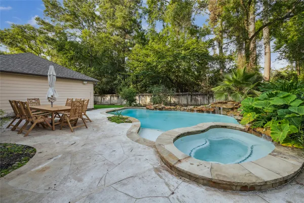 $7,000 | 89 Towering Pines Drive, The Woodlands, TX 77381