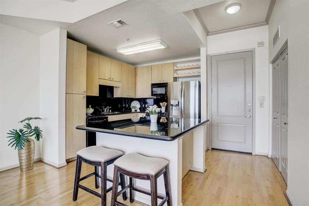 3505 Sage Road, Unit 2608 Houston, TX 77056 - Photo 4 of 10