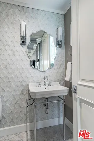 $14,500 | 6127 Rhodes Avenue, North Hollywood, CA 91606