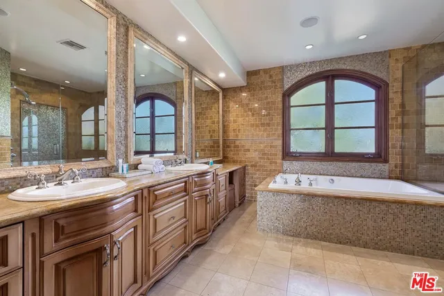 $14,500 | 6127 Rhodes Avenue, North Hollywood, CA 91606