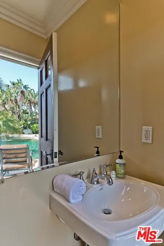 $14,500 | 6127 Rhodes Avenue, North Hollywood, CA 91606