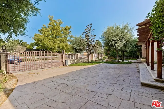 $14,500 | 6127 Rhodes Avenue, North Hollywood, CA 91606