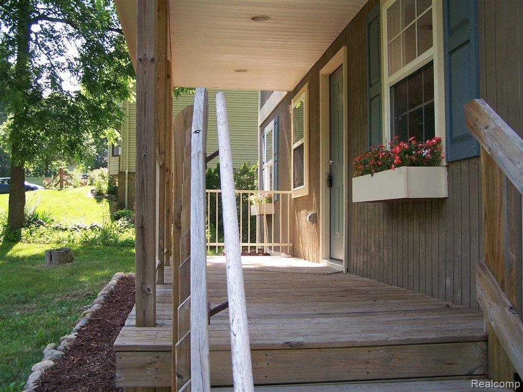 5200 Pelton Road Clarkston, MI 48346 - Photo 8 of 25 Pelton front porch.JPG