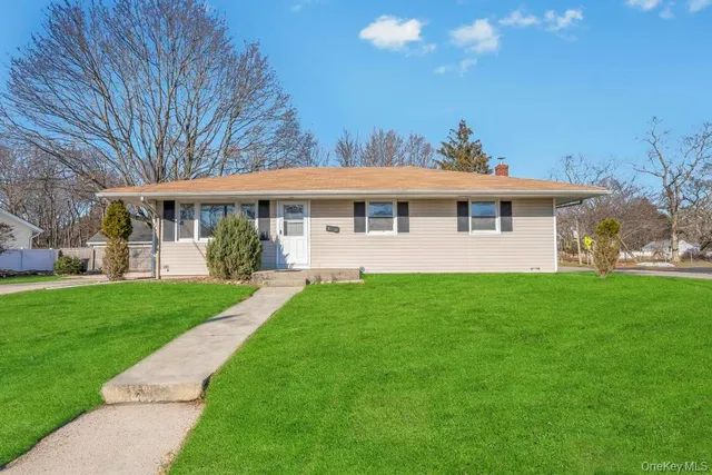 $550,000 | 3 Radburn Lane, Port Jefferson Station, NY 11776