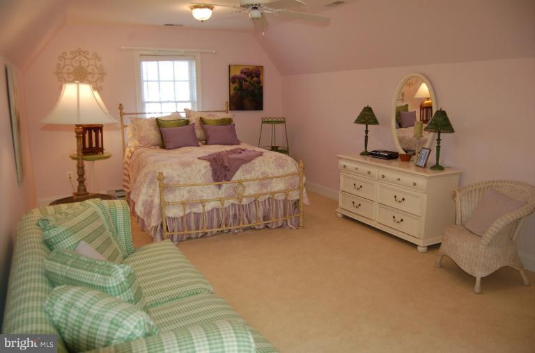 1320 Hennessy Terrace Silver Spring, MD 20906 - Photo 9 of 30 Fourth Bedroom