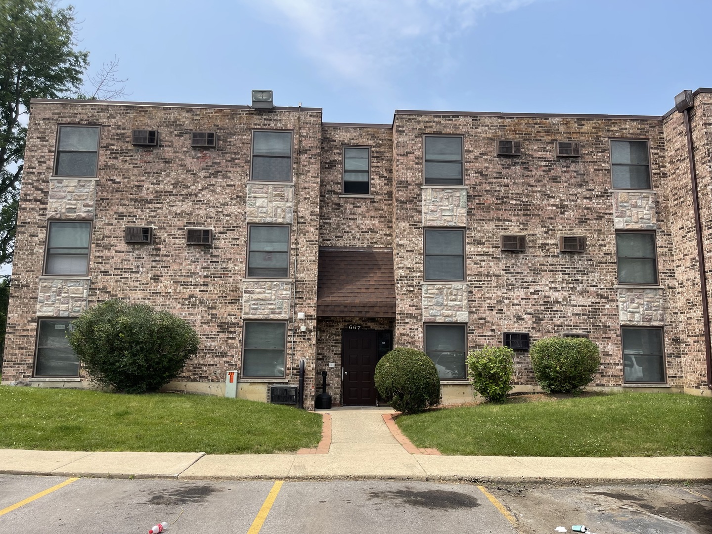 667 Swift Road Addison, IL 60101 - Photo 2 of 15