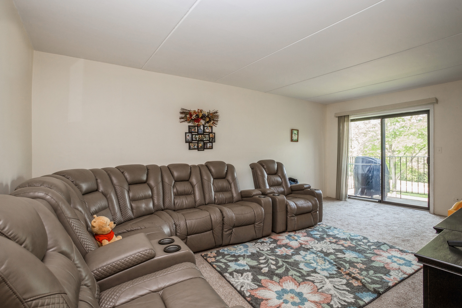 667 Swift Road Addison, IL 60101 - Photo 3 of 15