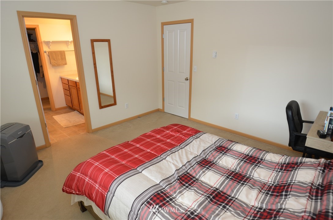 4350 Roxanna Loop Southeast Lacey, WA 98503 - Photo 8 of 21 Gallery Image 8