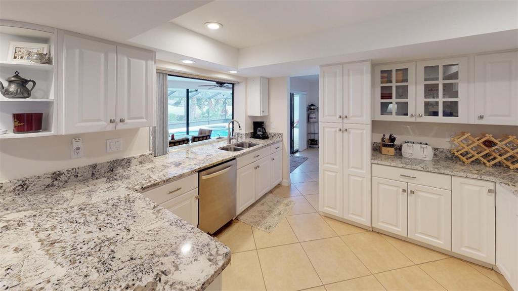 4952 Rutland Gate Sarasota, FL 34235 - Photo 7 of 31